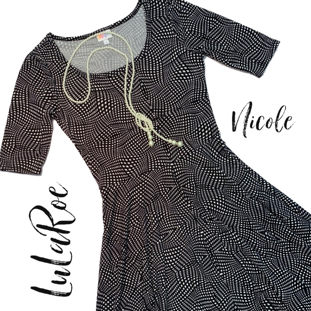 LuLaRoe Nicole Dress; Small